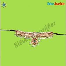 closeneck  saram necklace with tika pendant
